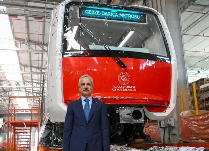 MİLLİ VE YERLİ SÜRÜCÜSÜZ İLK METRO ARACI