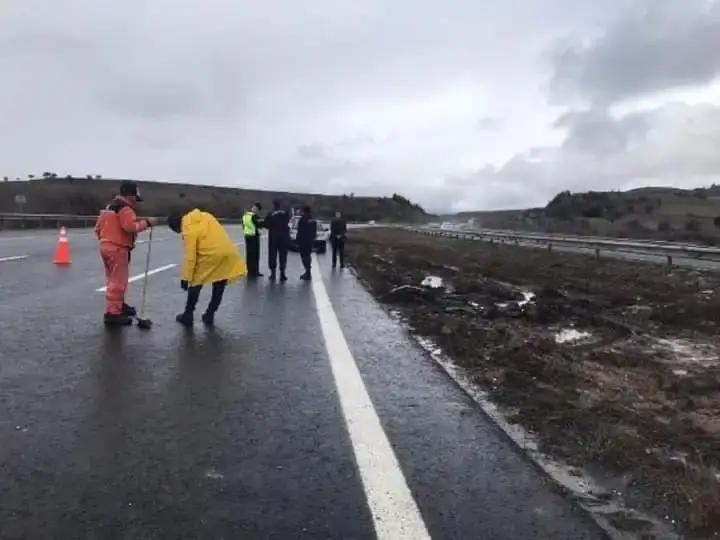 Kahramankazan’da bir trafik kazasına müdahale için giden Astsubay’a otomobil çarptı.