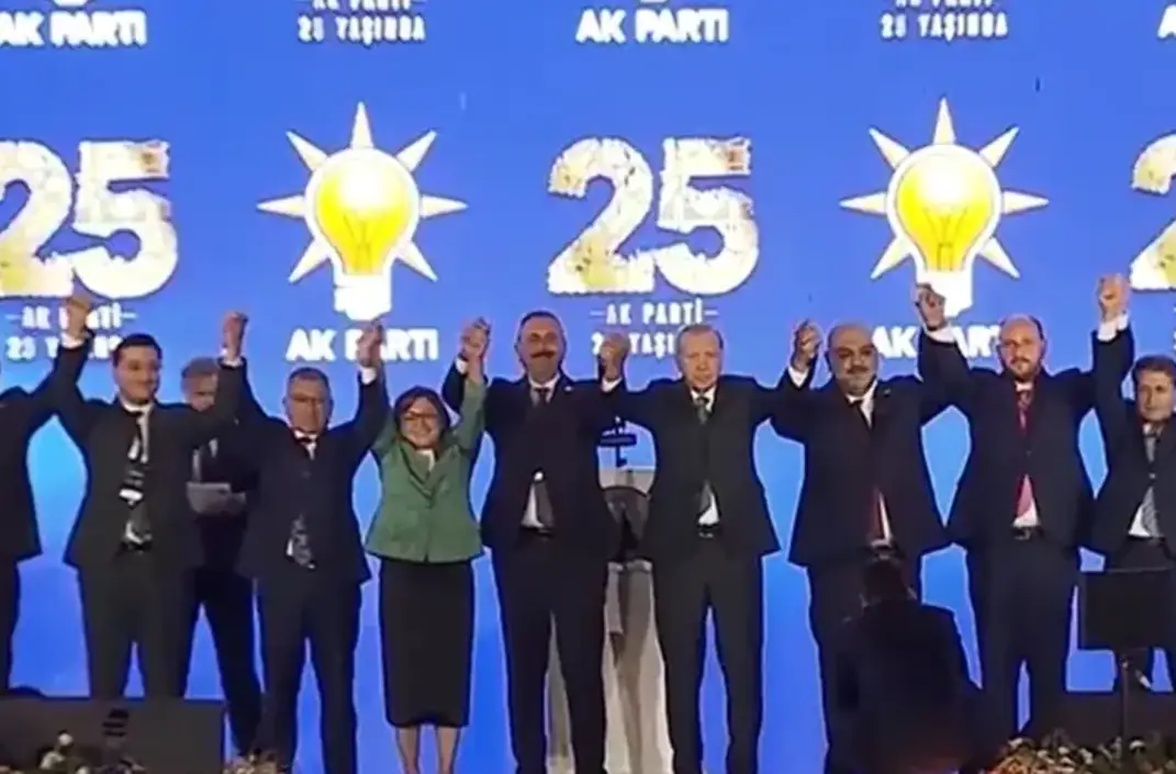 Siyasette Katılım Rüzgarı: Ankara’da İki İlçe Belediye Başkanı AK Parti'ye Geçti