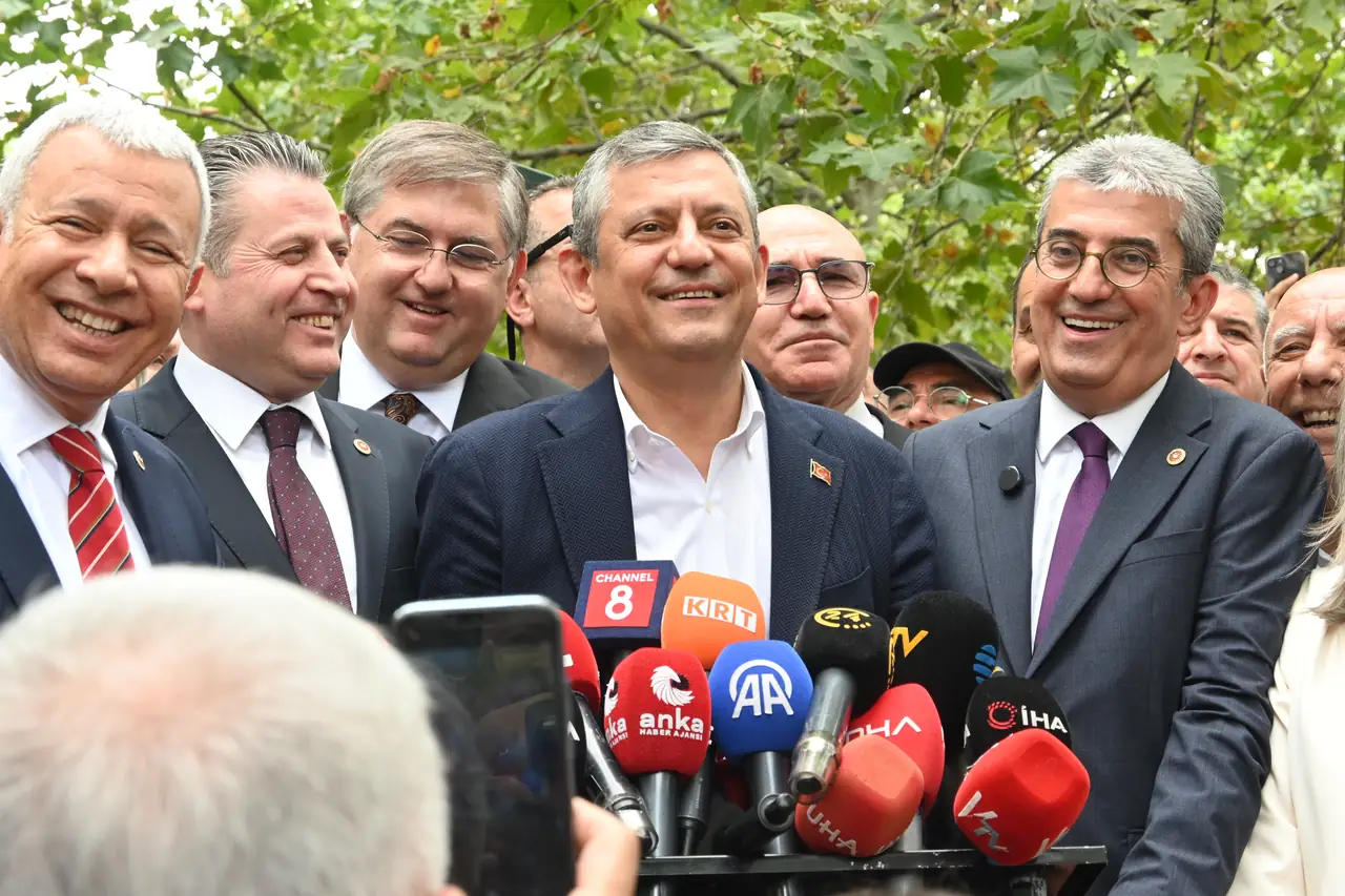Yeni Parti'ye geçen CHP'li belediye başkanları.