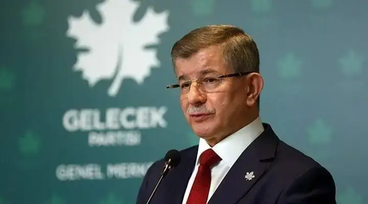 Gelecek Partisi’ne toplu katılım: SES Partisi’nden ayrılan 15 kişiye rozetini Davutoğlu taktı