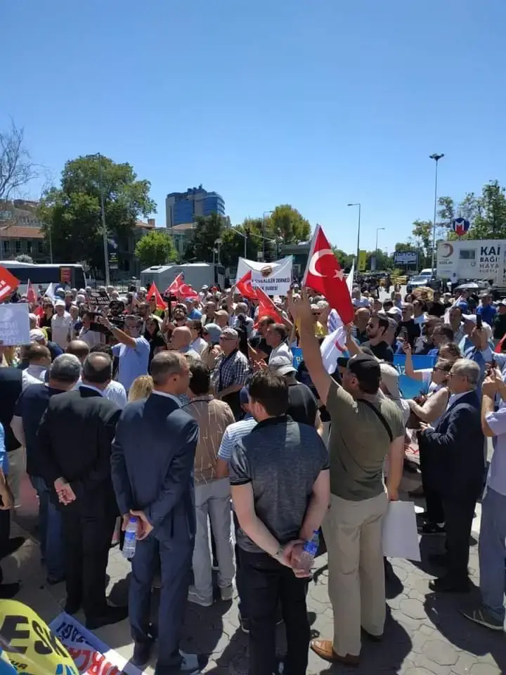EMEKLİLER İSYAN ETTİ.