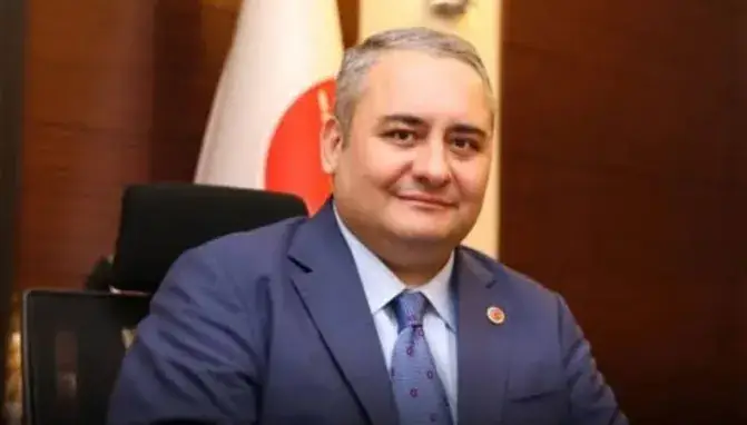 Mesut Özaslan  ortada kaldı. Siyası akibeti belli değil.