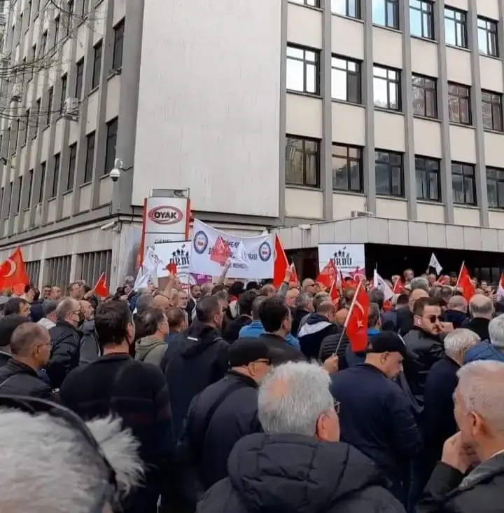 OYAK ÜYELERİ DÜŞÜK NEMAYA KIRMIZI KART GÖSTERDİ. OYAK ÜYELERİ DÜŞÜK NEMAYA KIRMIZI KART GÖSTERDİ.